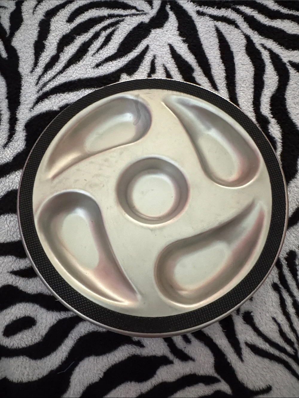 Slow-Feed Dog Bowl in Silver